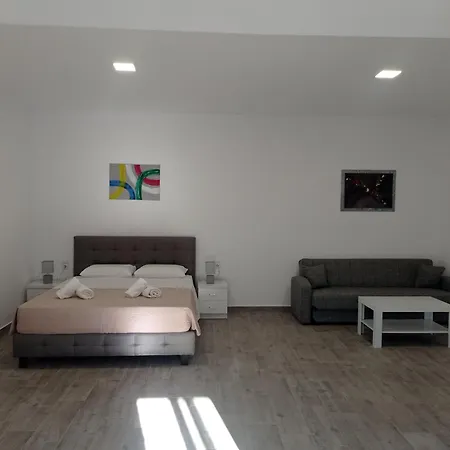 Apartment Oksana House Kambanion