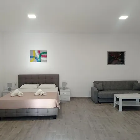 Oksana House Apartment *